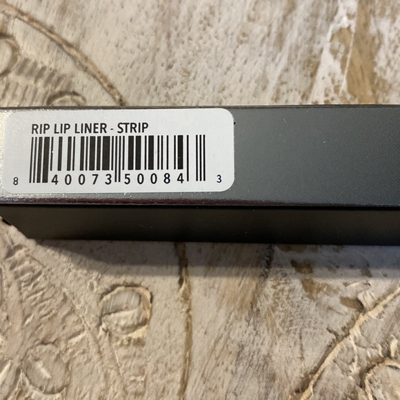 HAUS LABORATORIES By Lady Gaga STRIP
RIP LIP LINER pencil Red Demi-Matte New - Picture 4 of 9